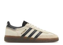 Load image into Gallery viewer, adidas Handball Spezial Wonder White Black