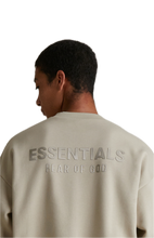 Afbeelding in Gallery-weergave laden, Fear of God ESSENTIALS Timber Classic Fleece Crew Neck Sweatshirt