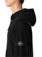 Afbeelding in Gallery-weergave laden, Stone Island Batch Logo Hoodie Black