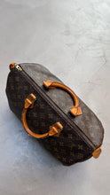Load image into Gallery viewer, Louis Vuitton Speedy 35