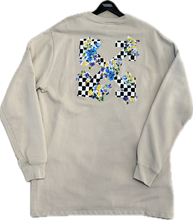 Afbeelding in Gallery-weergave laden, Off-White Checked Flower Cream Crewneck