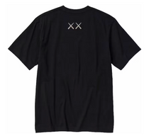 Afbeelding in Gallery-weergave laden, KAWS x Uniqlo UT Short Sleeve Graphic T-shirt (Asia Sizing)