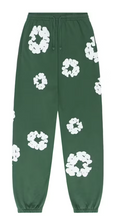 Afbeelding in Gallery-weergave laden, Denim Tears The Cotton Wreath Sweatpants Green
