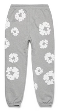 Afbeelding in Gallery-weergave laden, Denim Tears The Cotton Wreath Sweatpants Grey