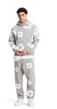 Afbeelding in Gallery-weergave laden, Denim Tears The Cotton Wreath Sweatpants Grey