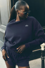 Load image into Gallery viewer, Accolade Crew Neck Pullover Navy