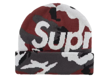 Afbeelding in Gallery-weergave laden, Supreme Camo Big Logo Beanie Red Camo