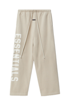 Afbeelding in Gallery-weergave laden, Fear of God ESSENTIALS Timber Lounge Fleece Baggy Sweatpants
