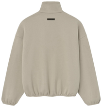 Afbeelding in Gallery-weergave laden, Fear of God Essentials Relaxed Fleece Sweatpant With Piping 'Timber/Cloud White'
