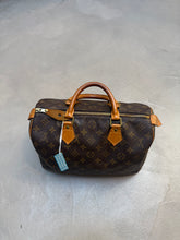 Load image into Gallery viewer, Louis Vuitton Speedy 30

