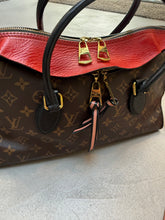 Load image into Gallery viewer, Louis Vuitton Tulleriesn (Pristine condition)
