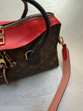 Load image into Gallery viewer, Louis Vuitton Tulleriesn (Pristine condition)
