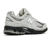Afbeelding in Gallery-weergave laden, New Balance 2002R Grey Black Exclusive
